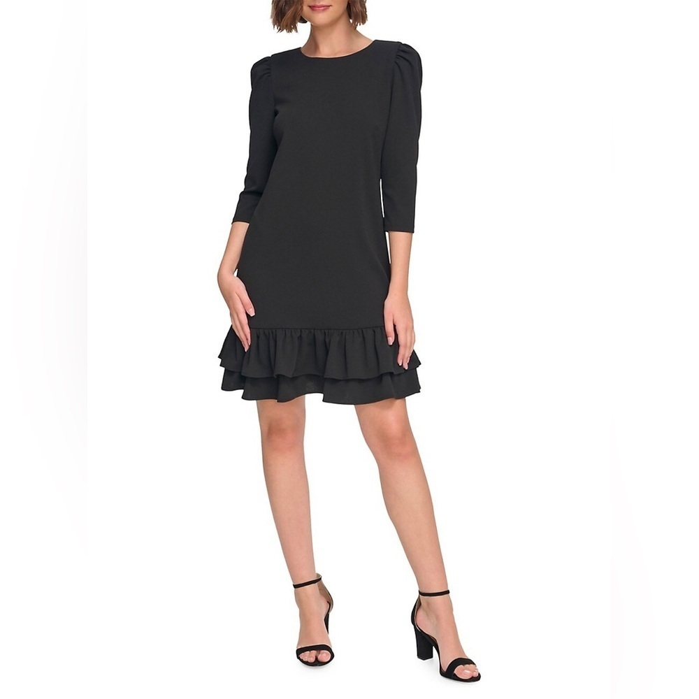 Tommy Hilfiger
Tiered-Hem Shift Dress